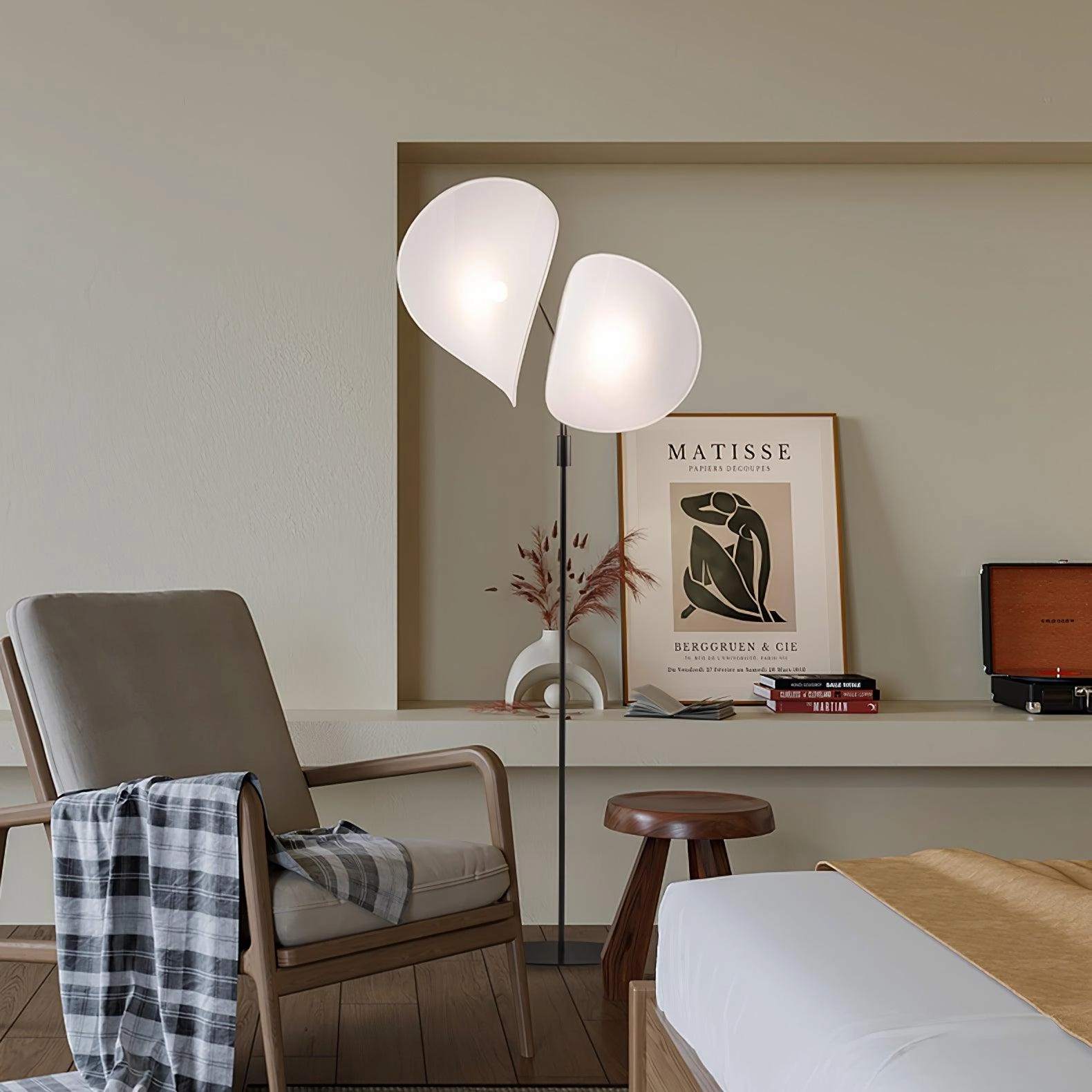 Manta Floor Lamp