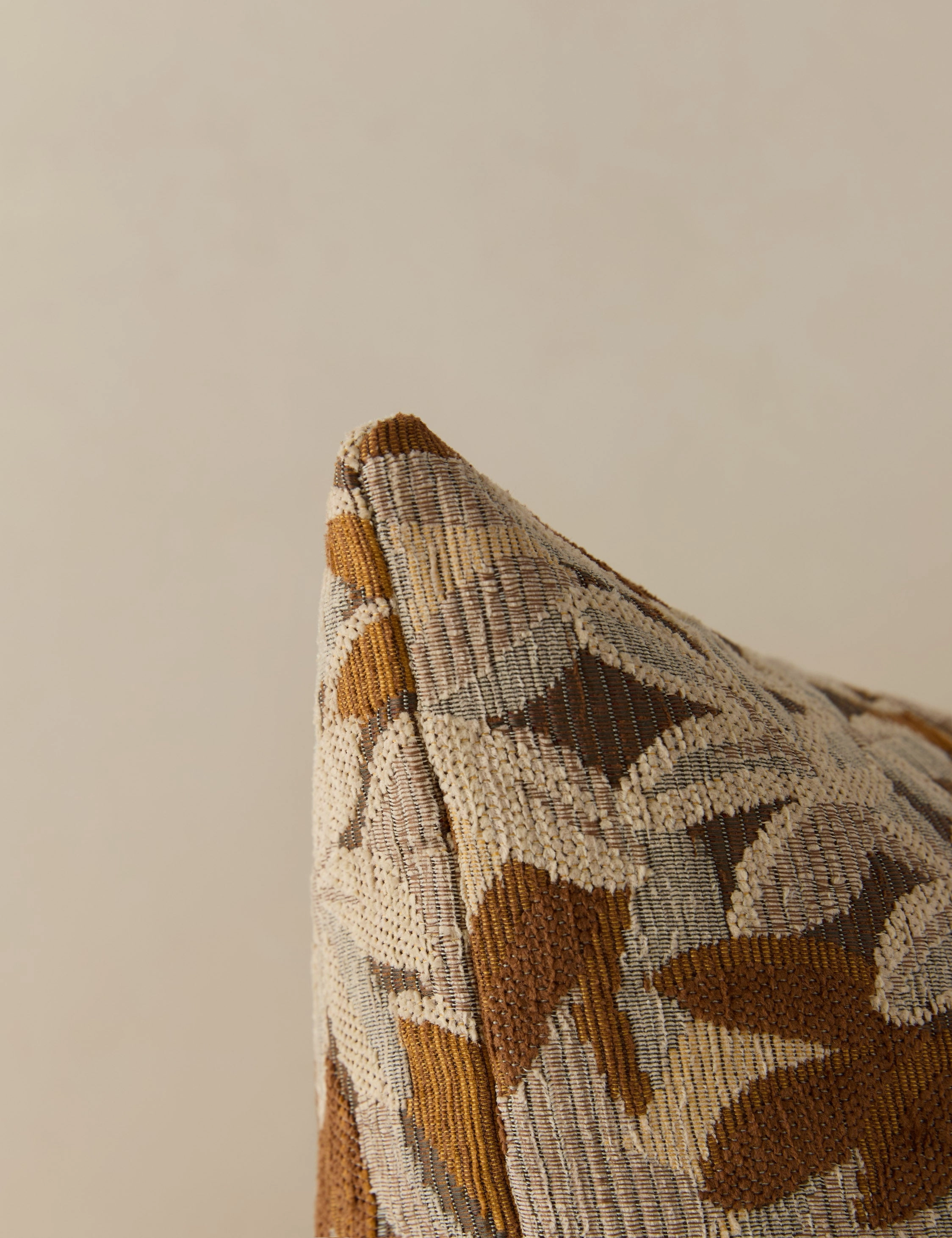 Mariata Pillow