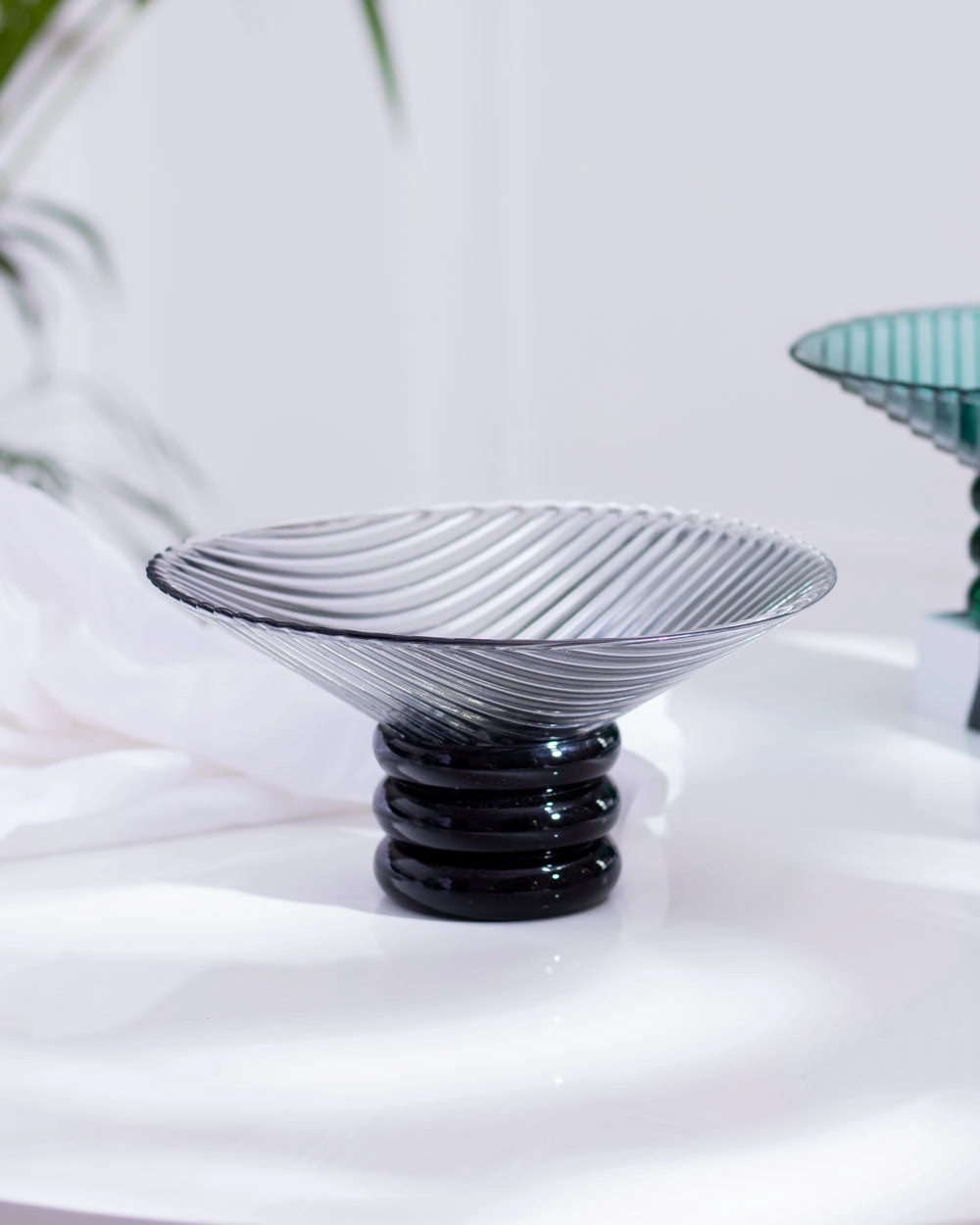 Mariel Footed Bowl - Blackmodern kitchen decor ,kitchen dinner set ,dinnerware 