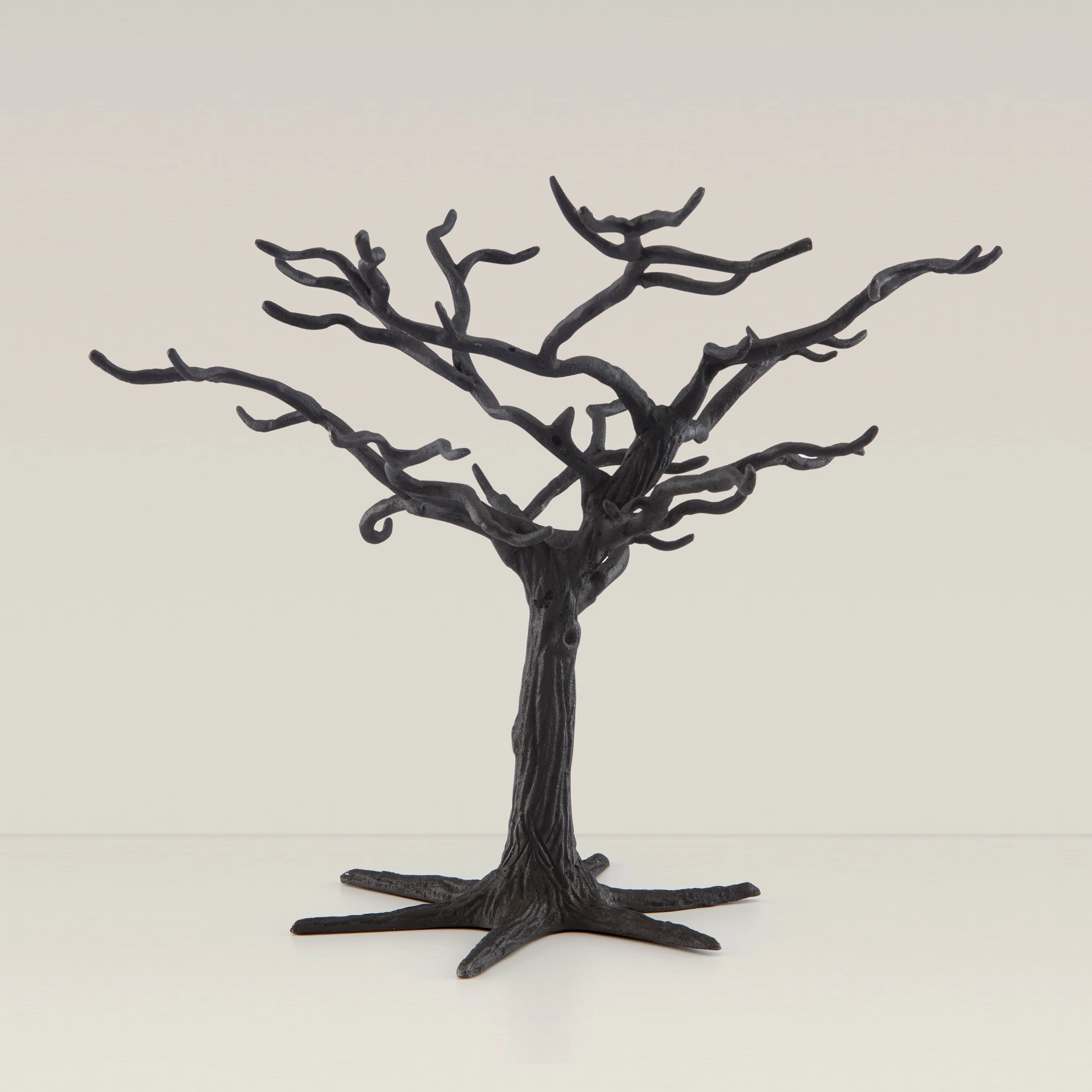 Matte Black Metal Ornament Treehalloween party decor ,outdoor halloween decor 