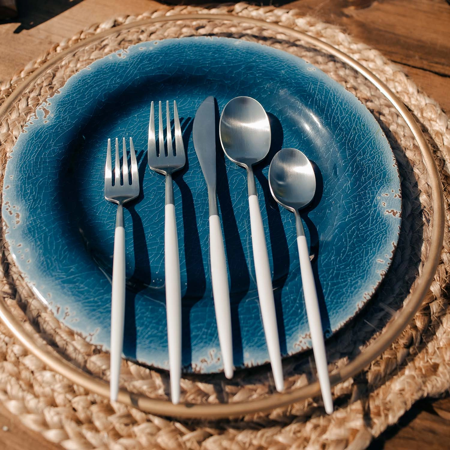 Mazzy Satin White Pom Handle 20 Piece Flatware Set