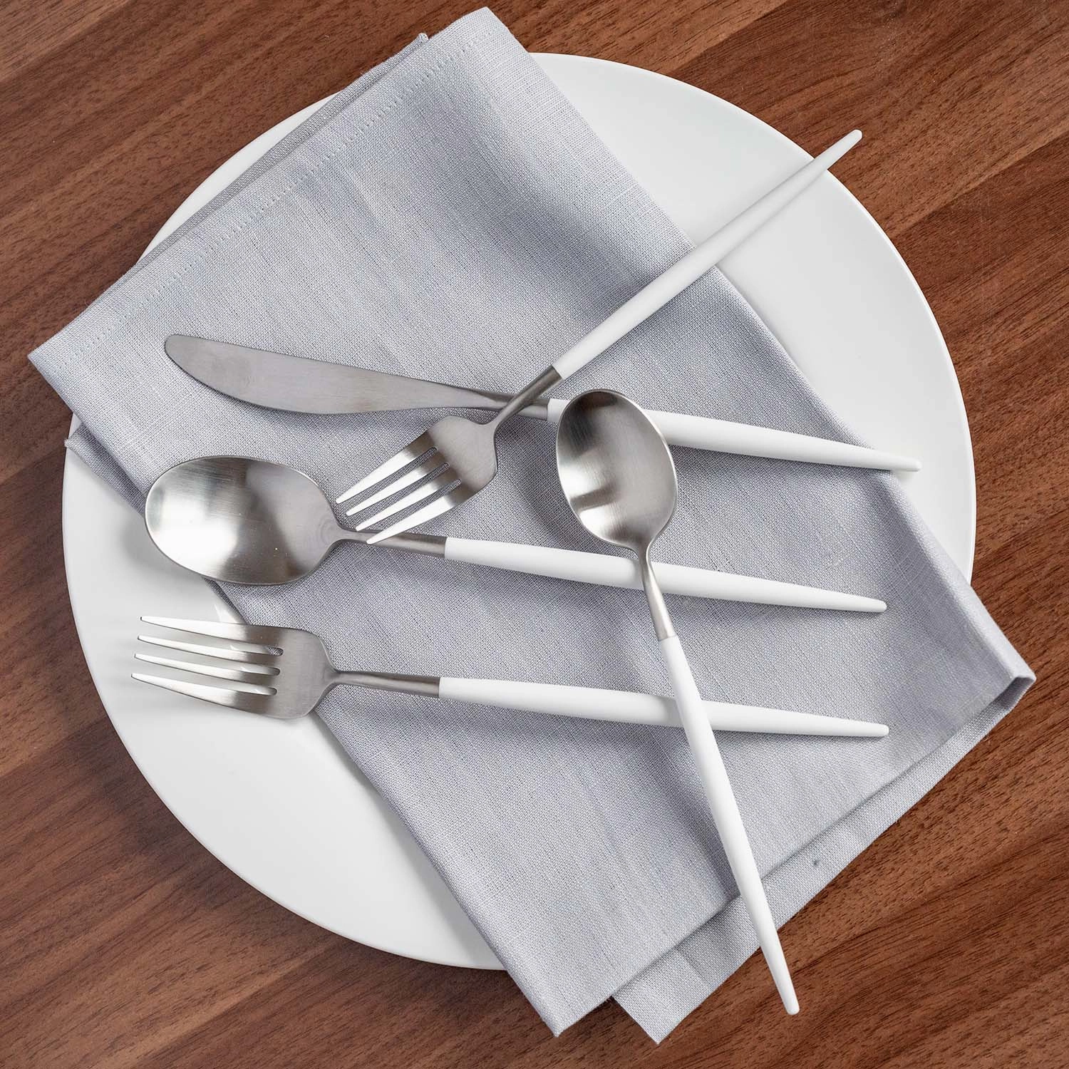 Mazzy Satin White Pom Handle 20 Piece Flatware Seteco-friendly bamboo fiber tableware set 