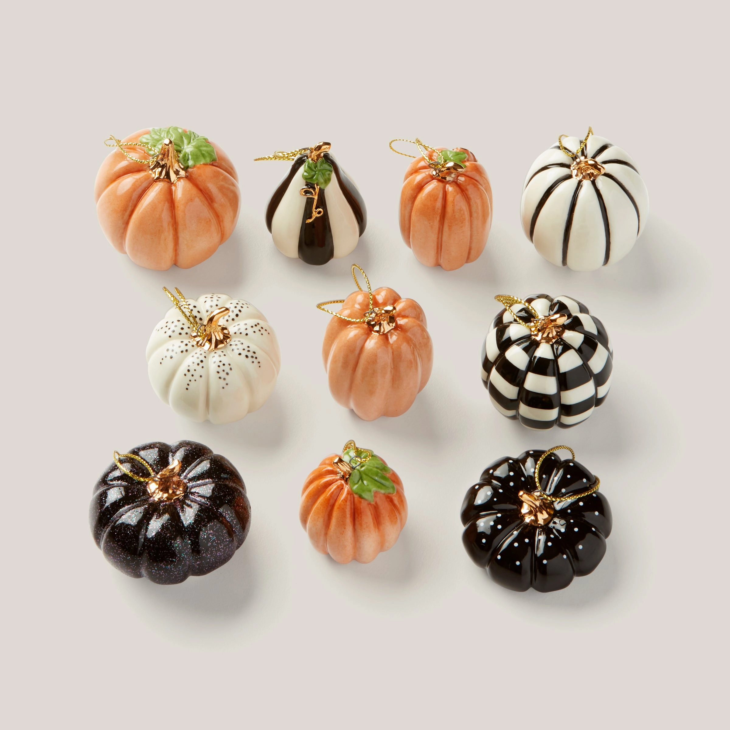 Mini Pumpkin 11-Pc Ornament & Tree Set