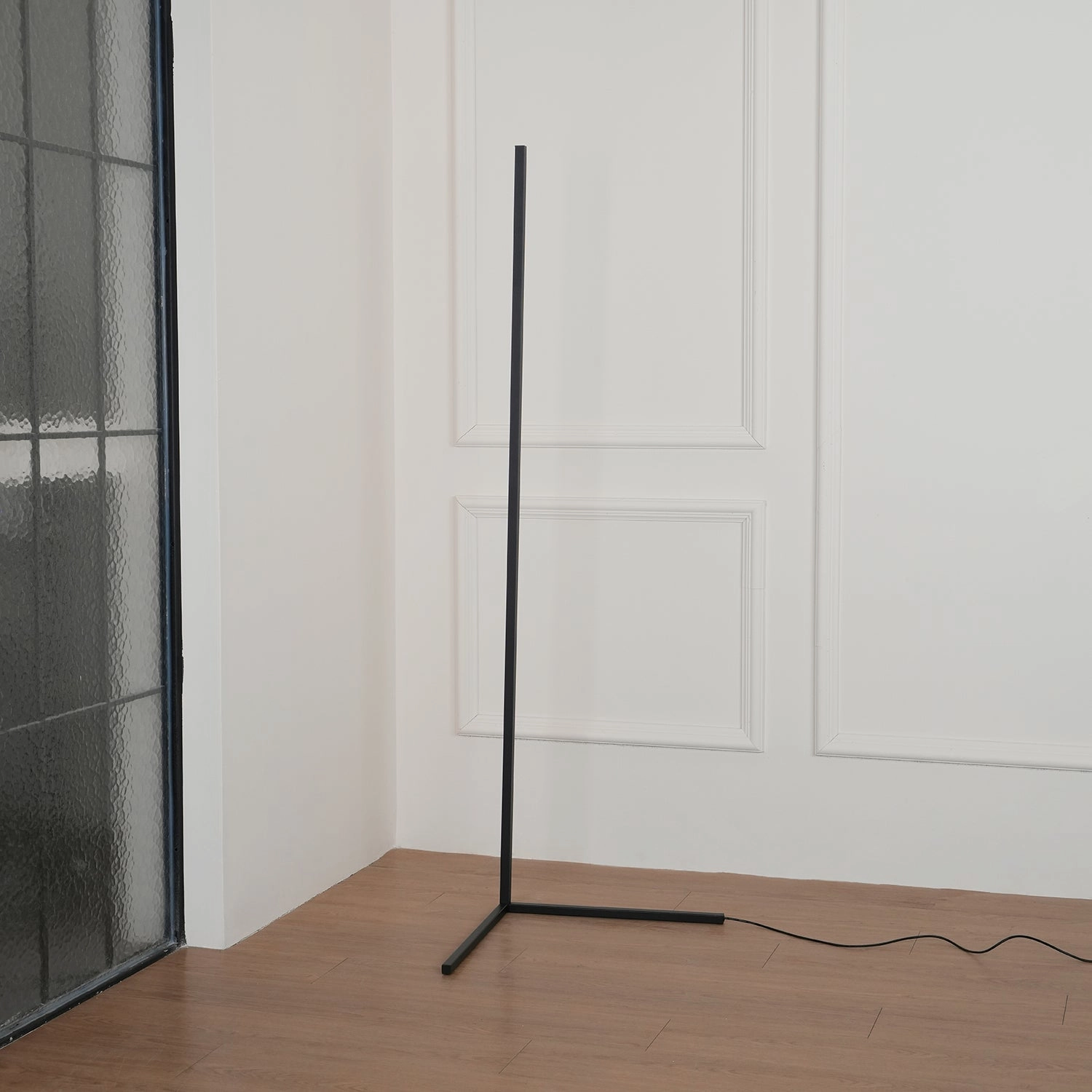 Minimalist LED Floor Lamp