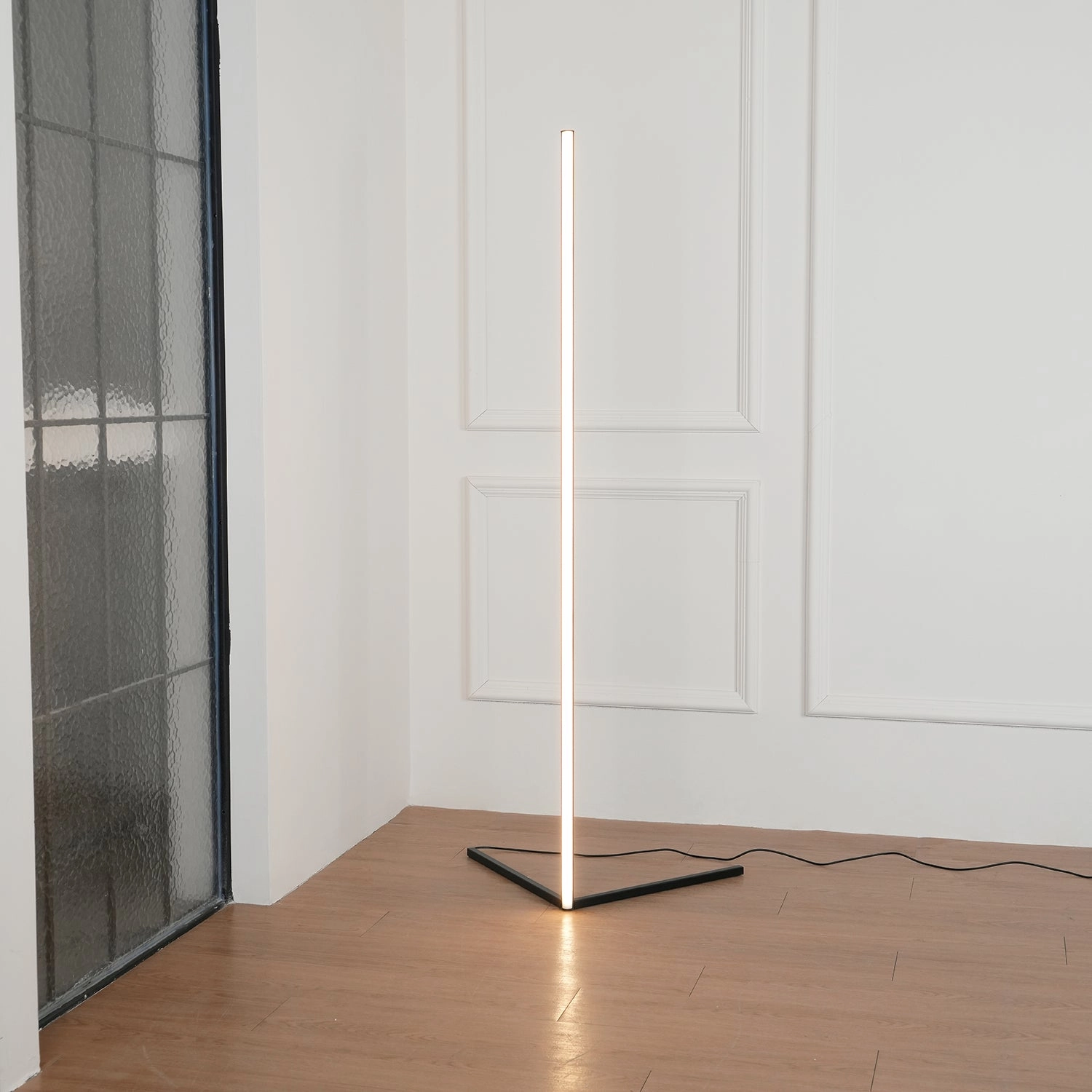 Minimalist LED Floor Lamp