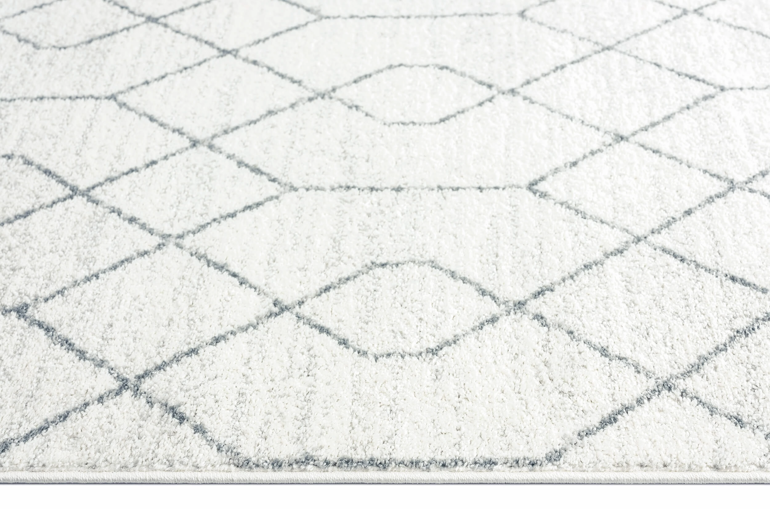 Neda Grey and Ivory Diamond Pattern Rug