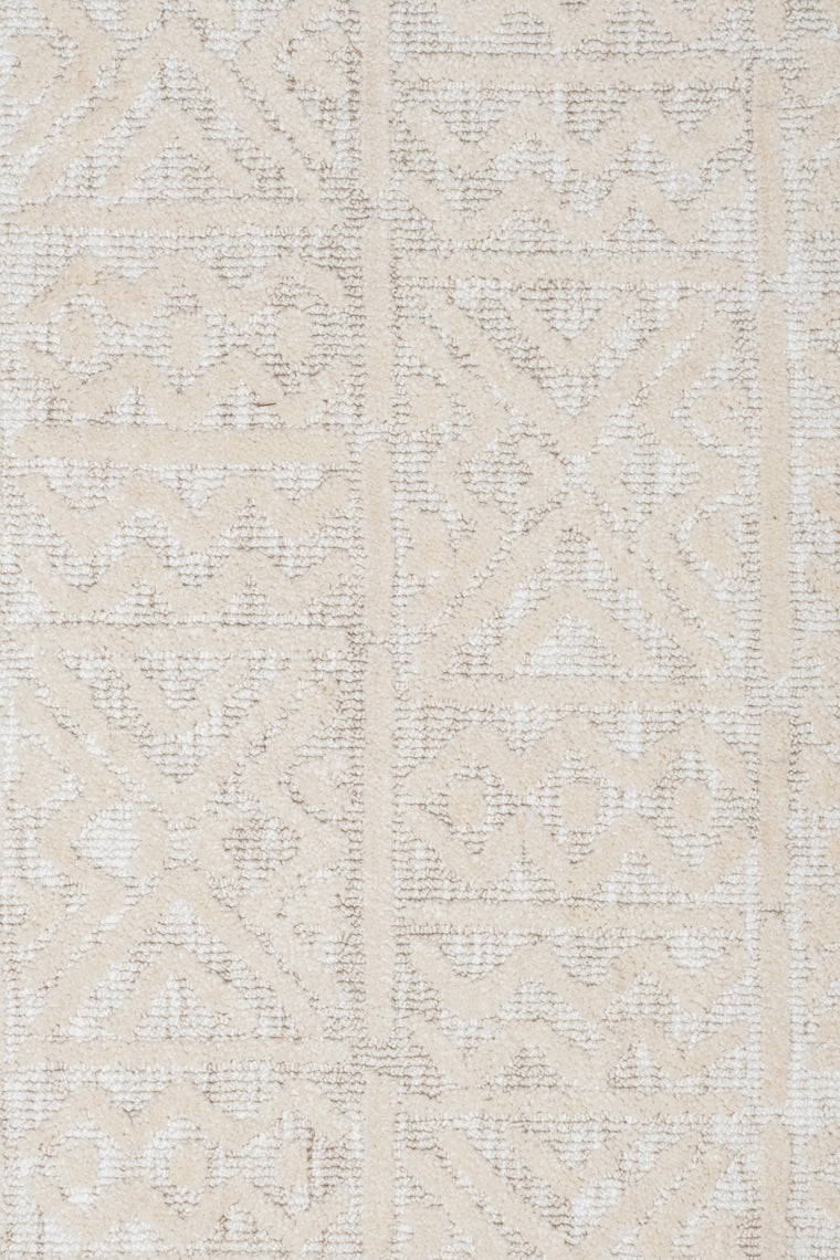 Neewa Beige and Ivory Tribal Transitional Round Rug