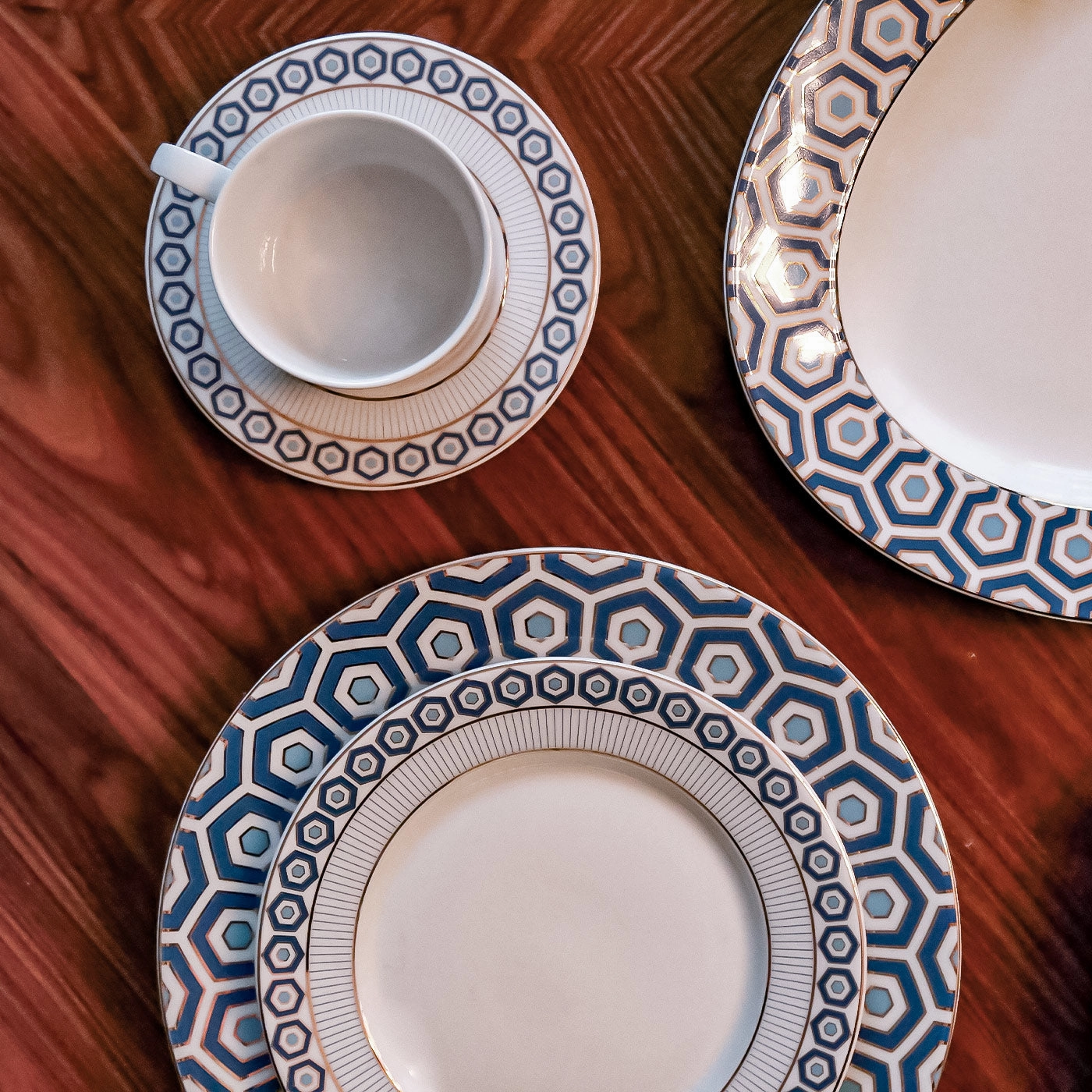 Newport Five-Piece Dinner Set