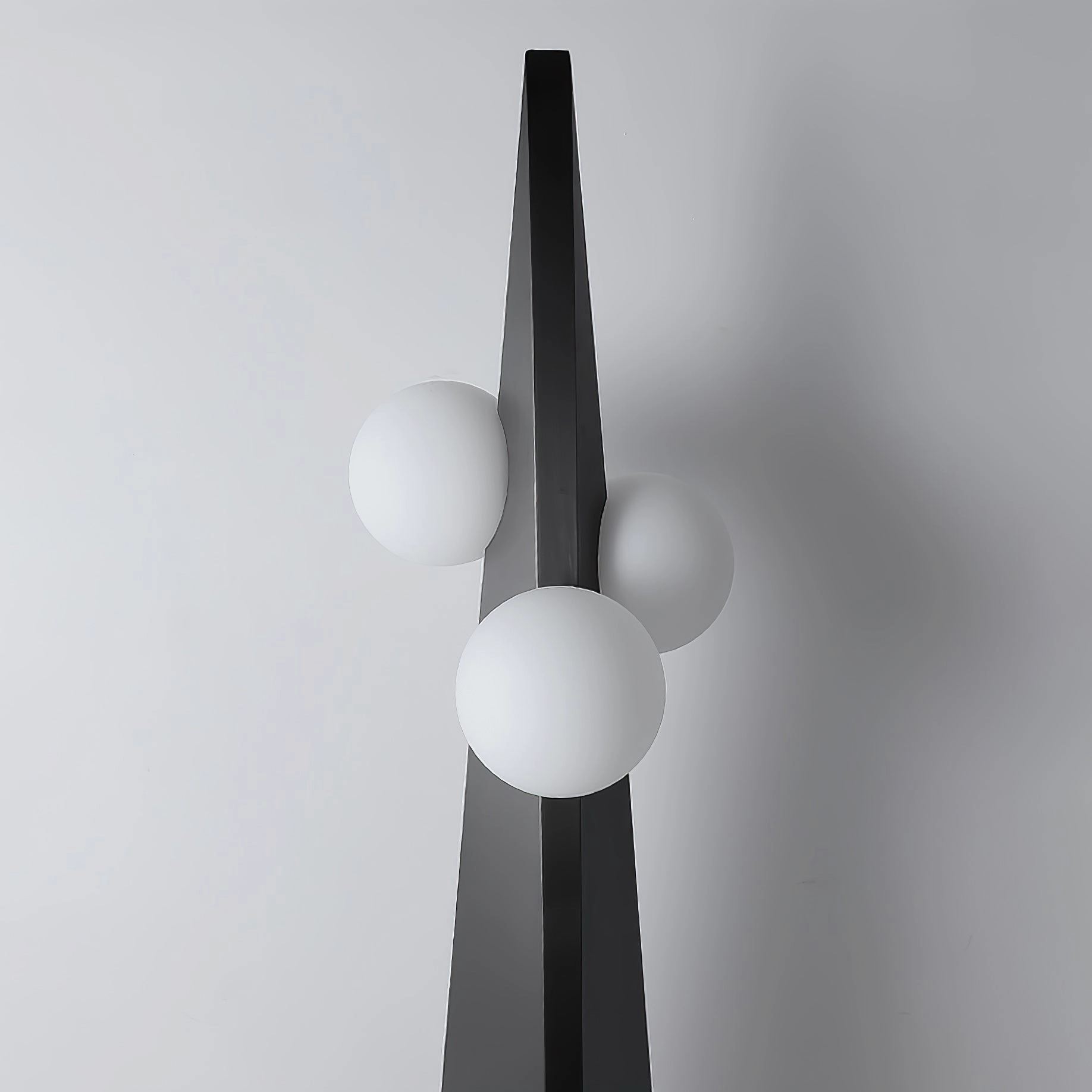 Noir Roy Floor Lamp