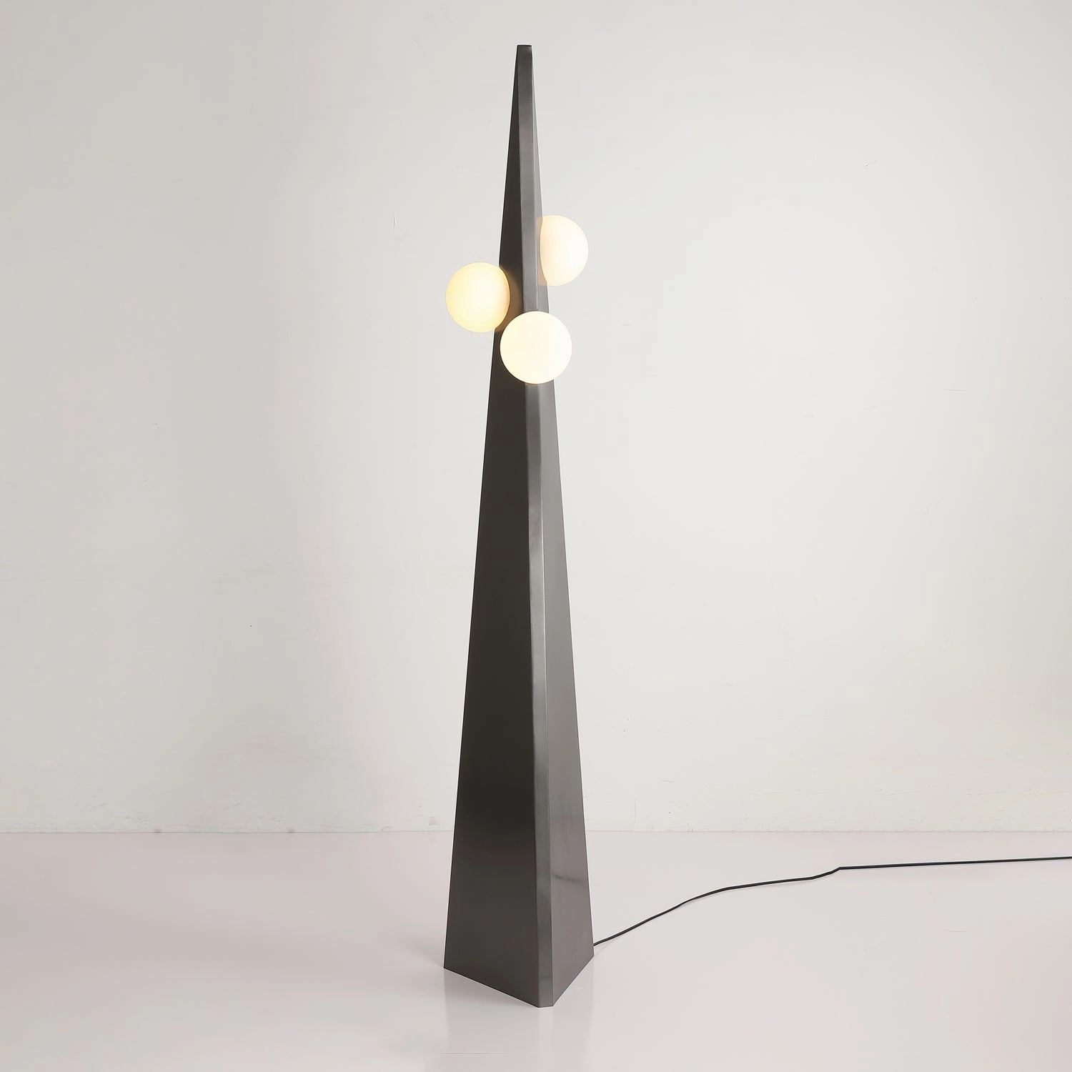 Noir Roy Floor Lamp