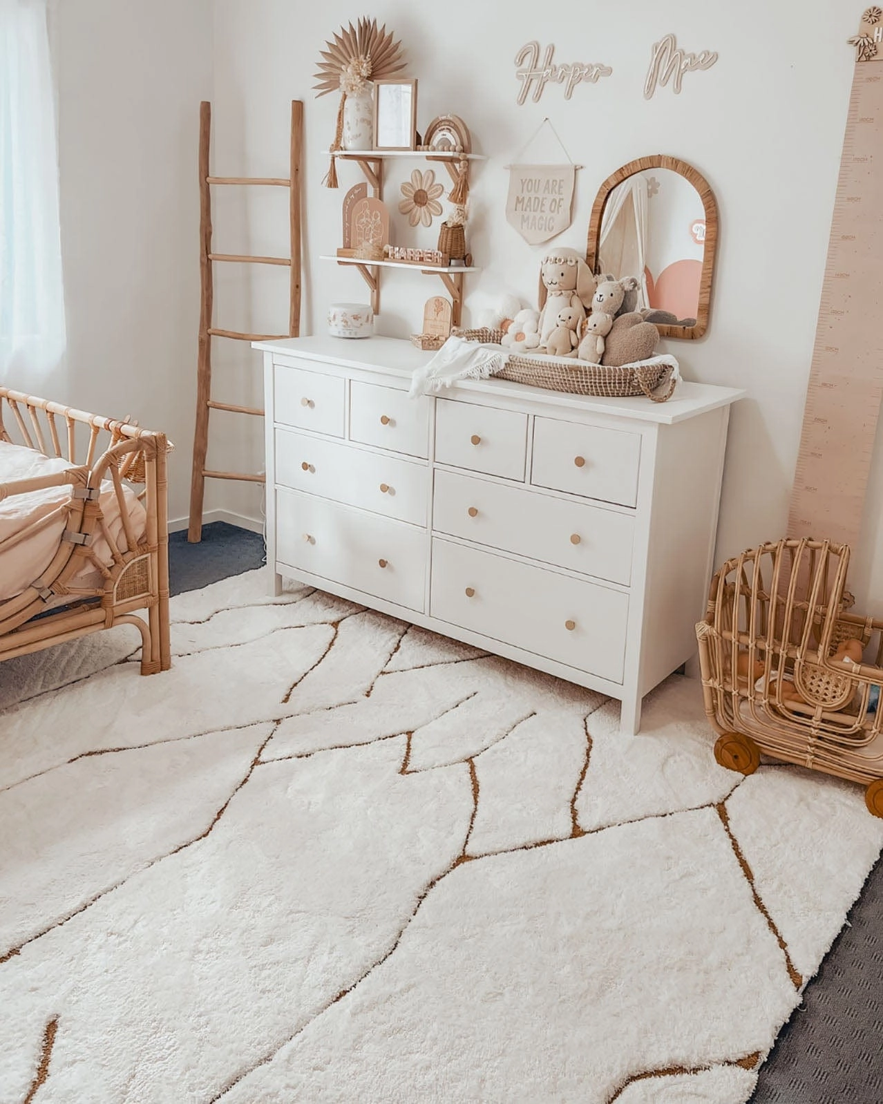 Nyla Cream and Gold Tribal Shag Rug