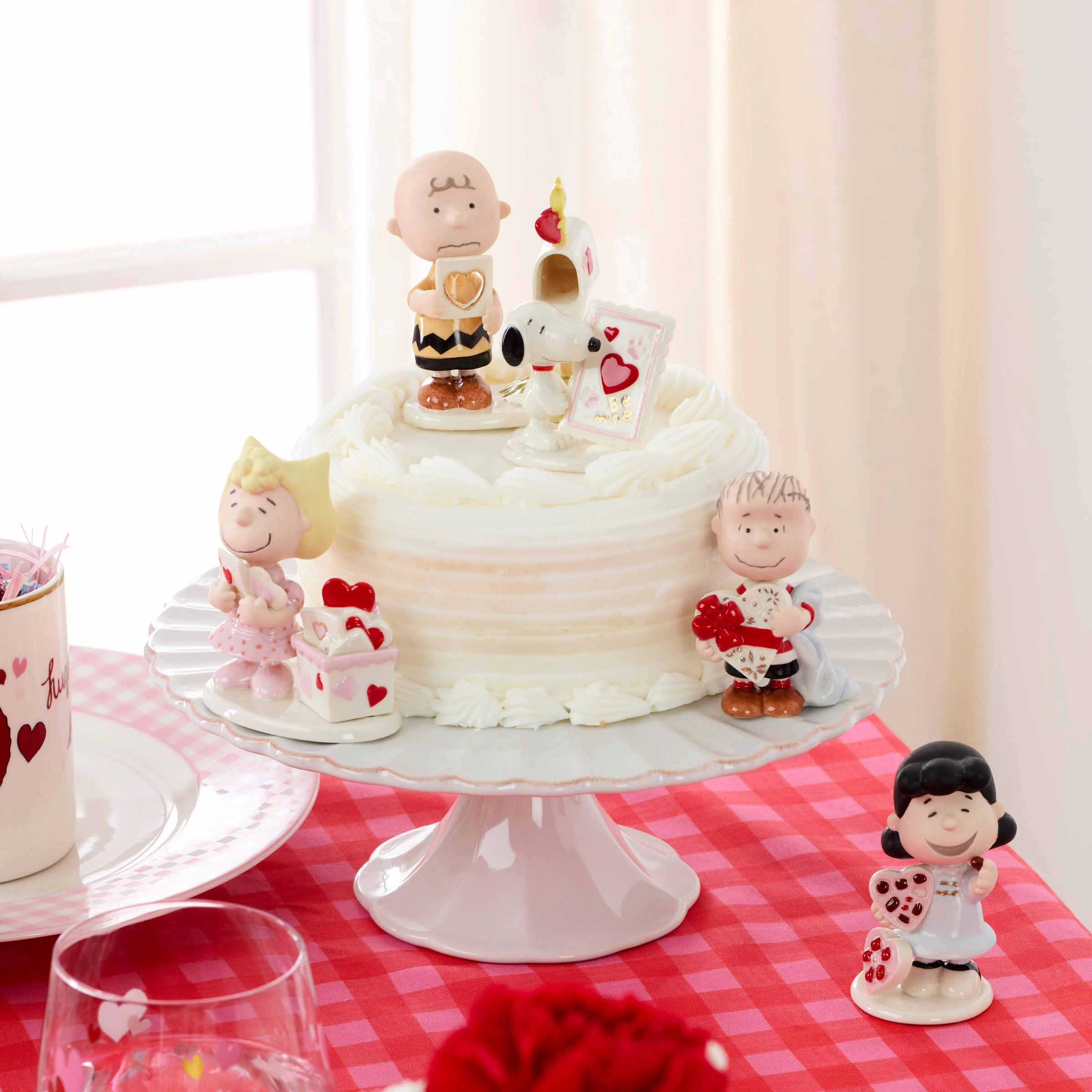 Peanuts 5-Piece Valentine's Figurine Set