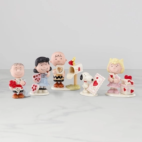 Peanuts 5-Piece Valentine's Figurine Setvalentine's day decorations ,valentine's centerpiece 