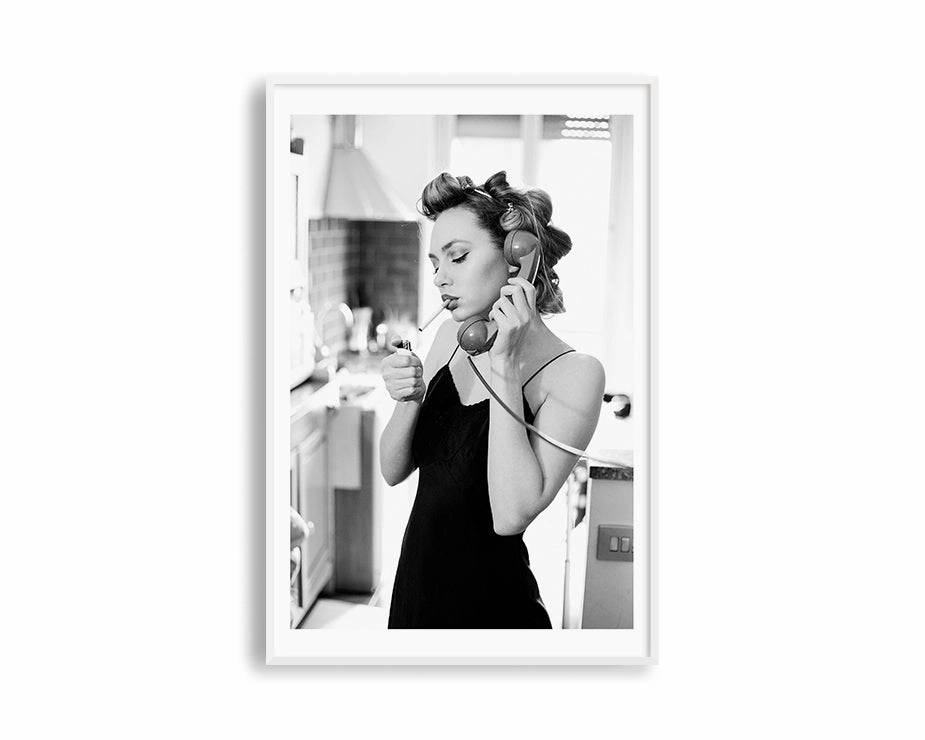 Poster Hub - Smoking Hot