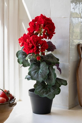 Potted Faux Red Geraniumdecorative vase ,Modern Ceramic Vase for Home Decoration 