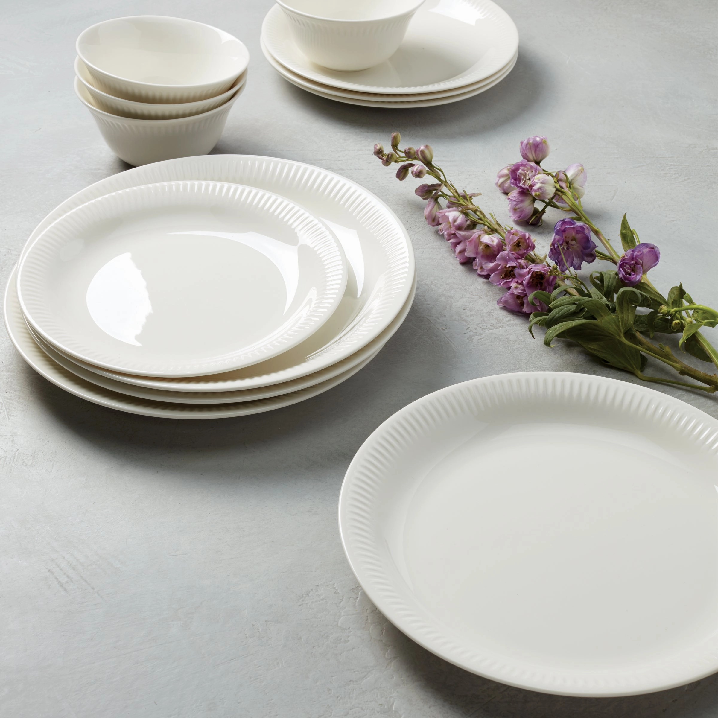 Profile White Accent Plates - Set of 4