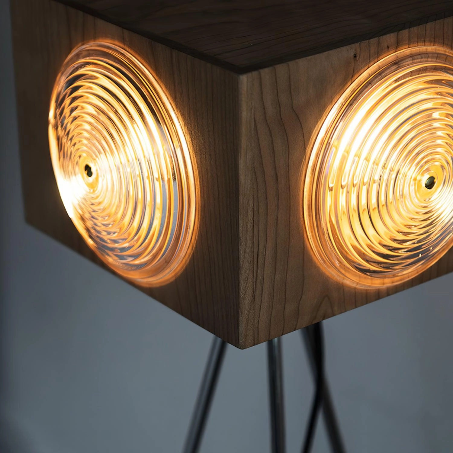 Retro Camera Focus Floor Lamp