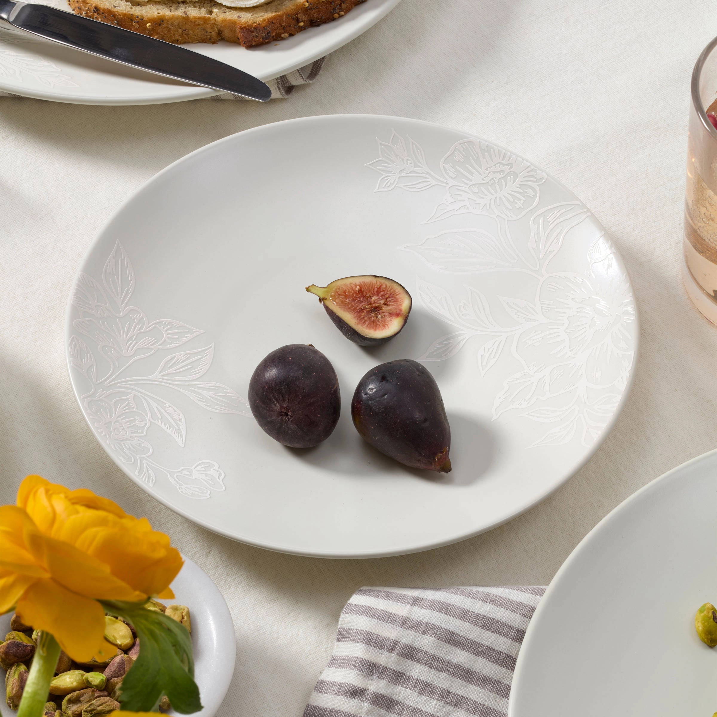 Roseto White 12-Piece Dinnerware Set