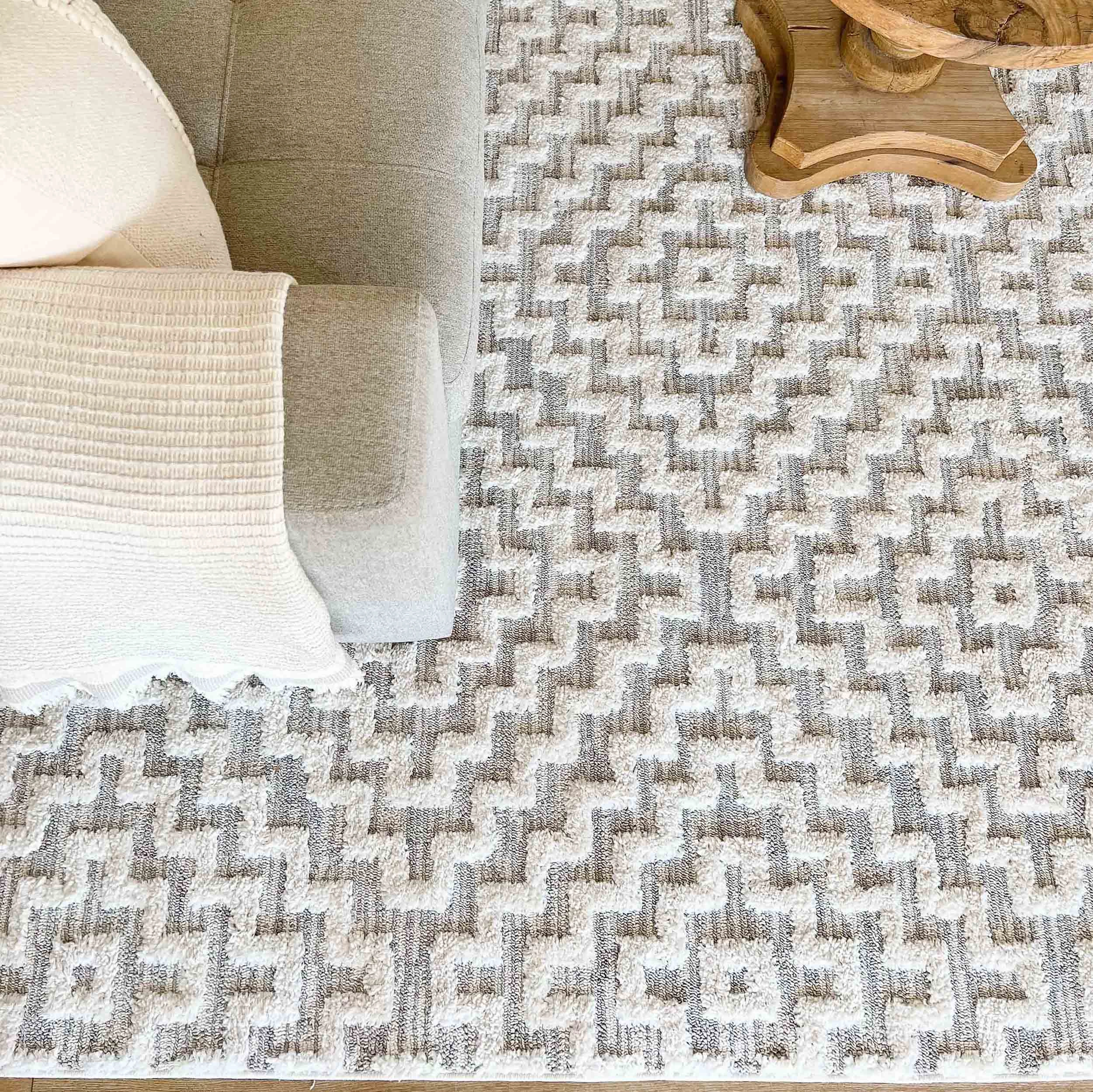 Sarita Ivory and Grey Geometric Textured Rug *NO RETURNS UNLESS FAULTY