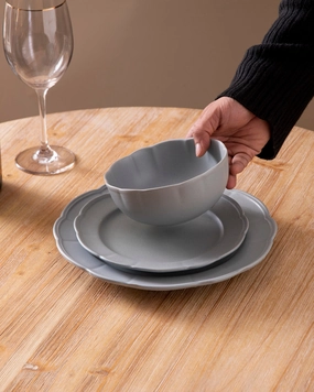 Scalloped Edge Quarter Platemodern kitchen decor ,kitchen dinner set ,dinnerware 