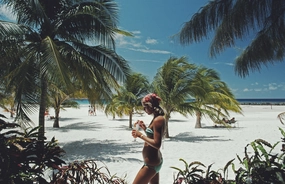 Slim Aarons "Sarah Marson Williams" Photographnordic style wall decor