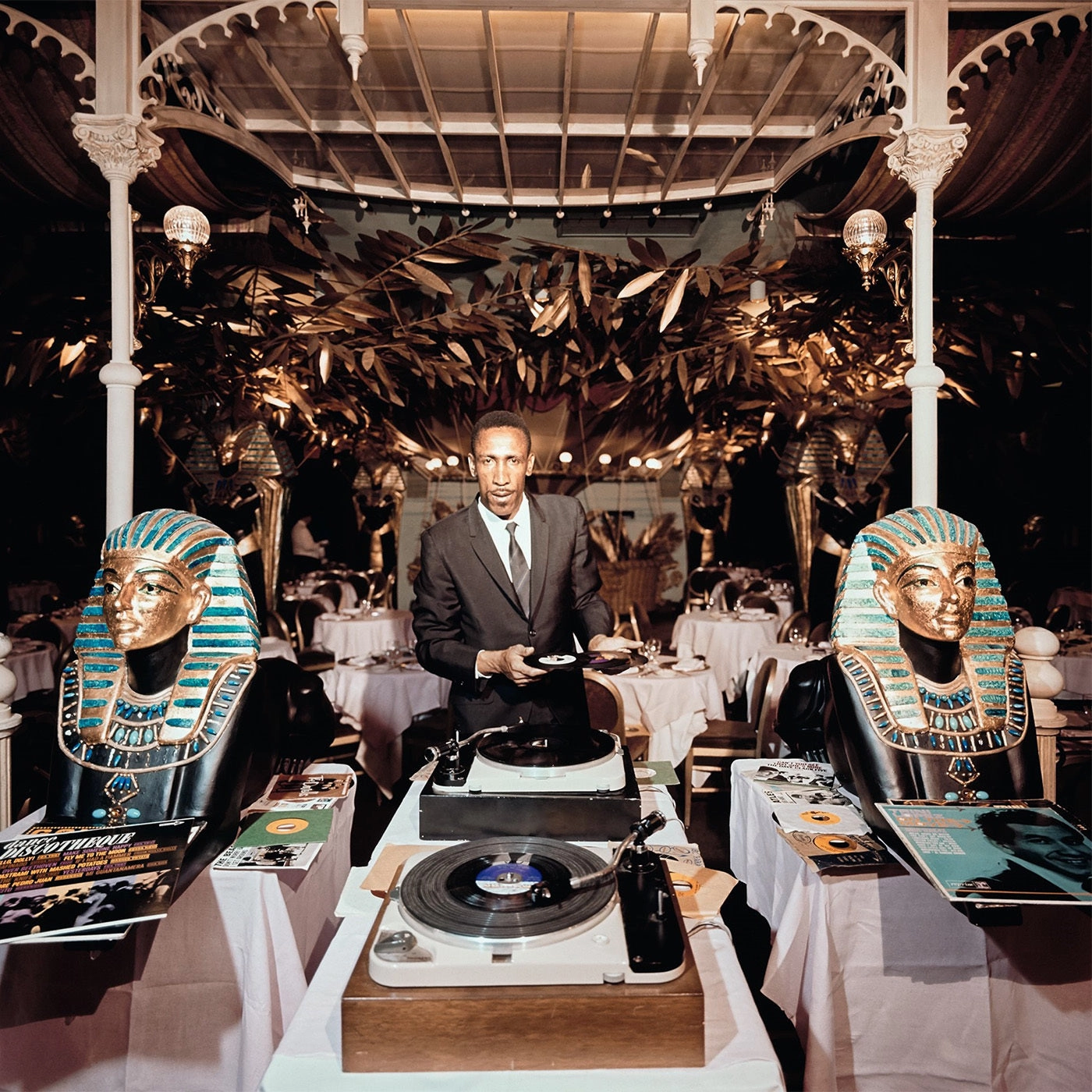 Slim Aarons "Slim and Sphinx" Photographnordic style wall decor