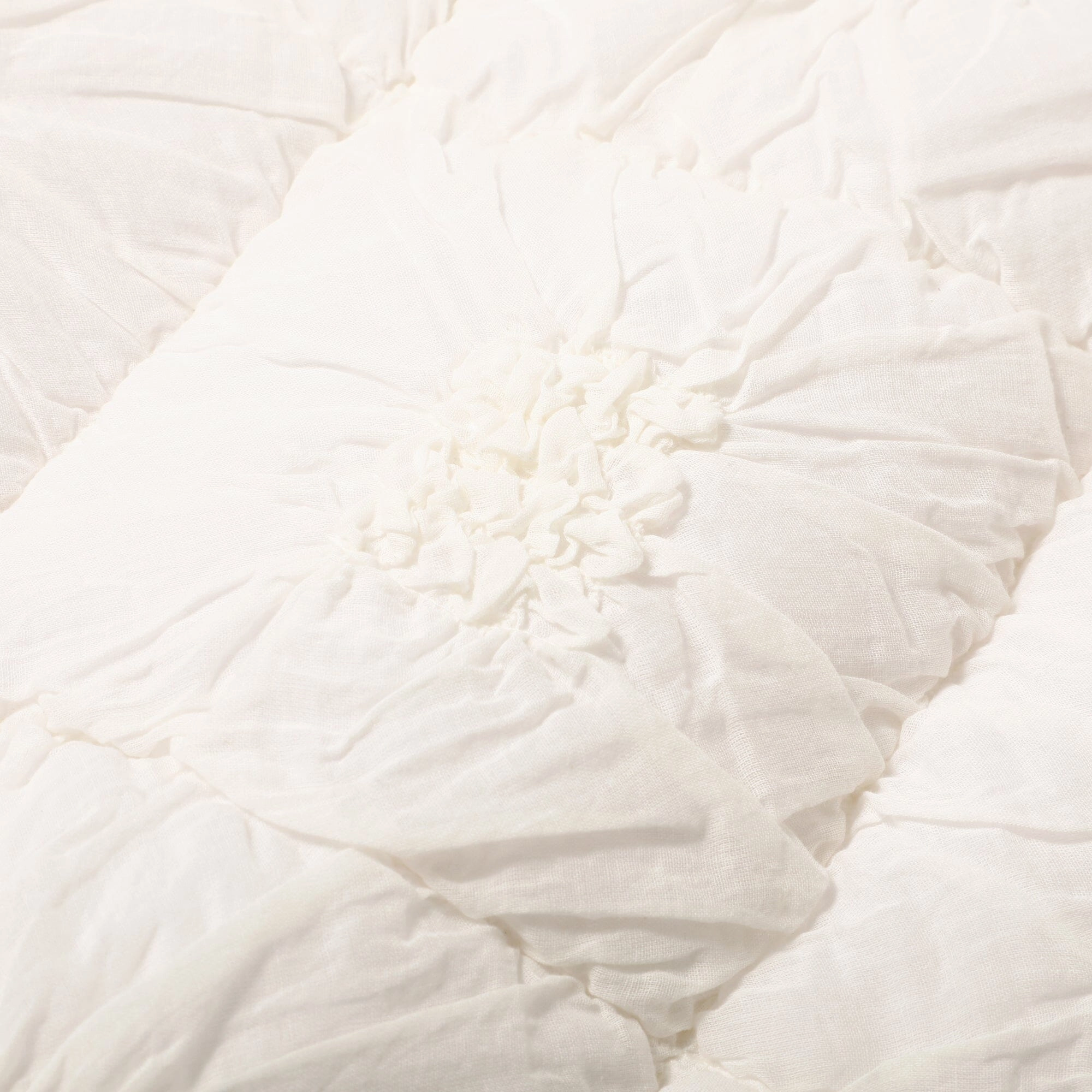 Smocking Flower Cushion Cover 450 X 450 White