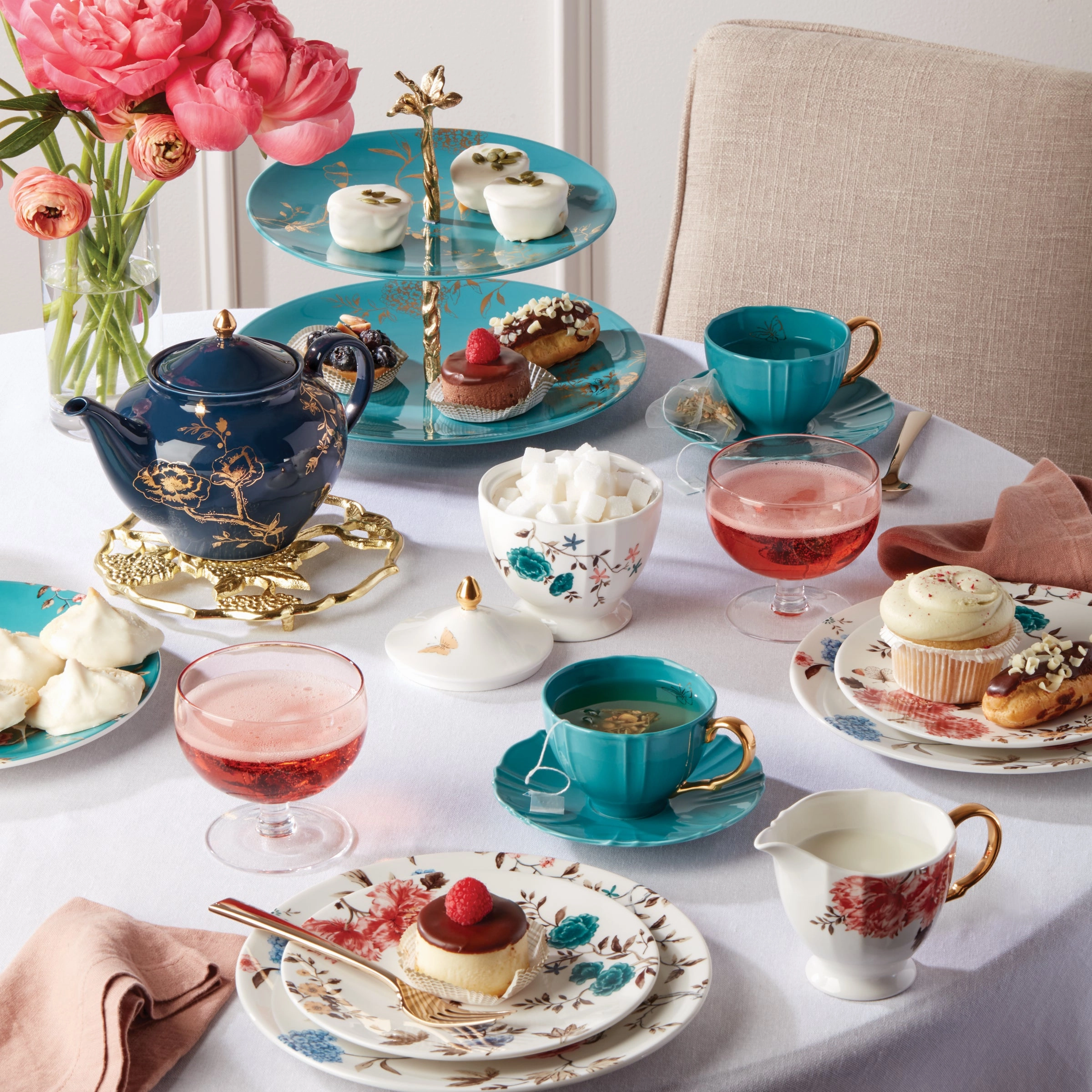 Sprig & Vine Teacup & Saucer - White