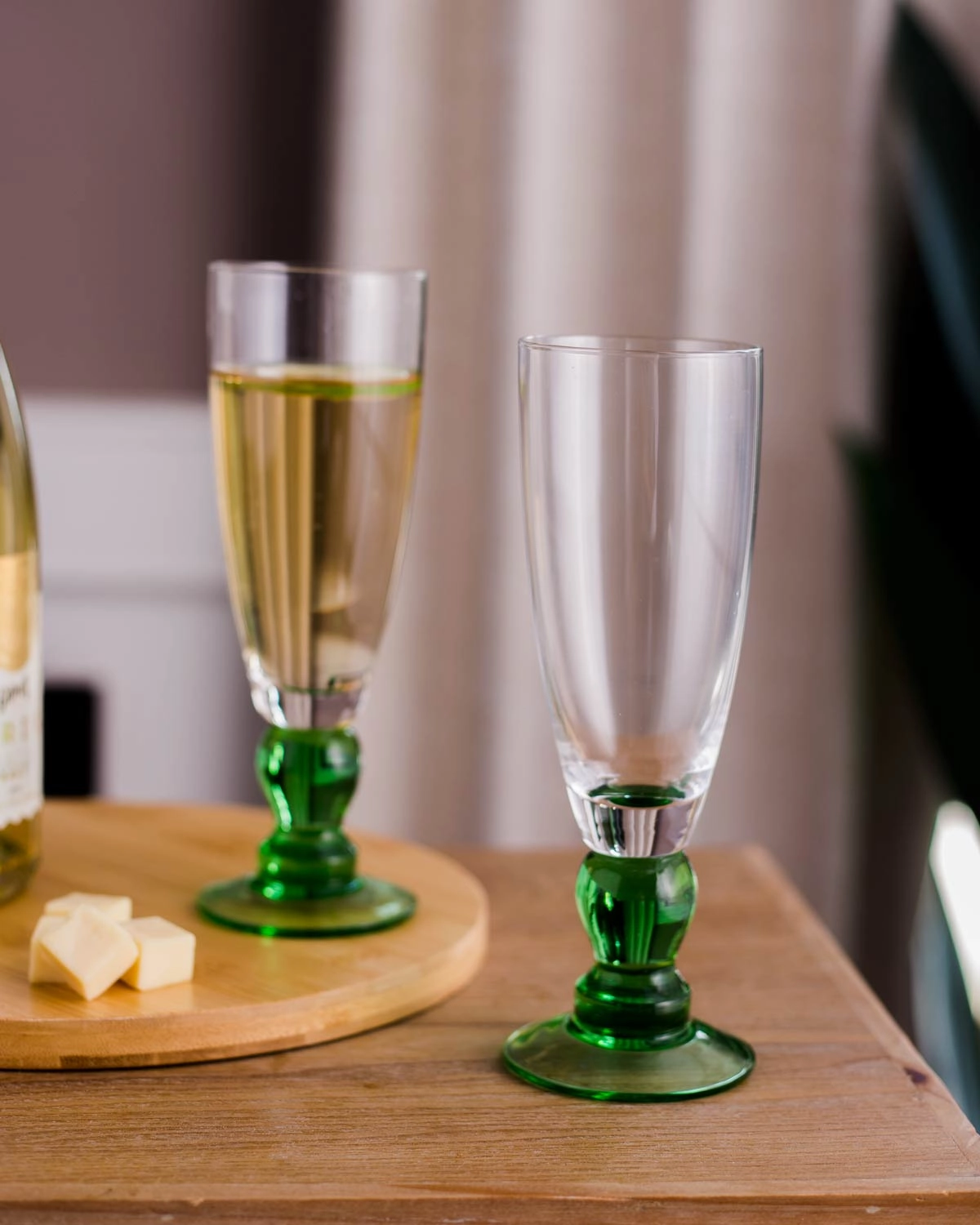 Swirl Green Champagne Flute - Set of 6modern kitchen decor ,kitchen dinner set ,dinnerware 
