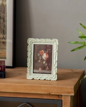 Vintage Scalloped Edge Photo Framehome decor ,wall decor 