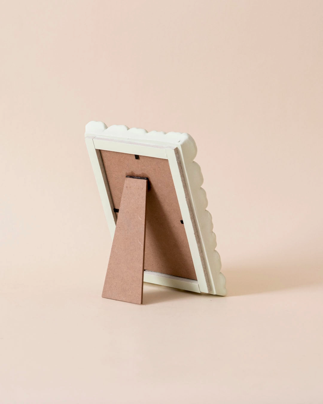Vintage Scalloped Edge Photo Frame