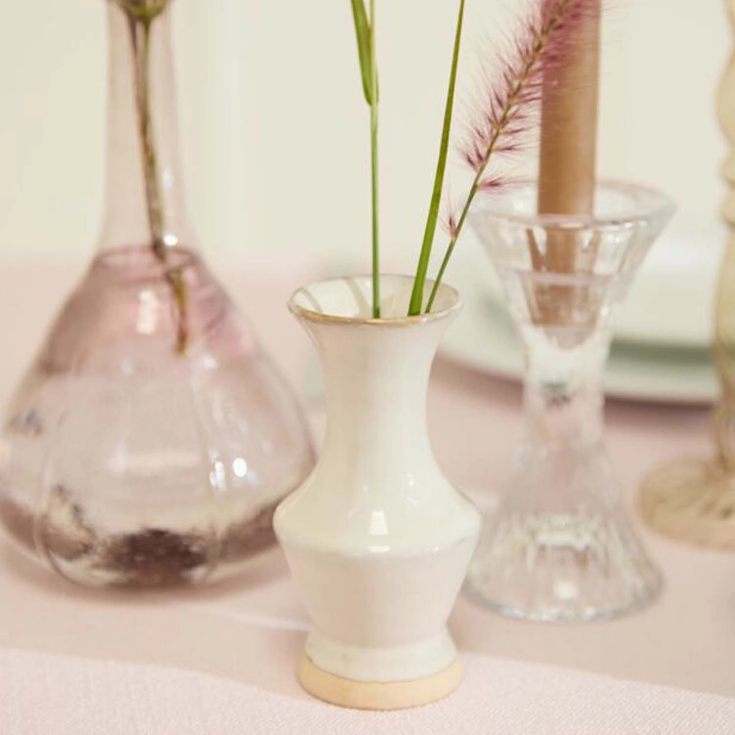 White Chase Rainbows Budvase- 5"